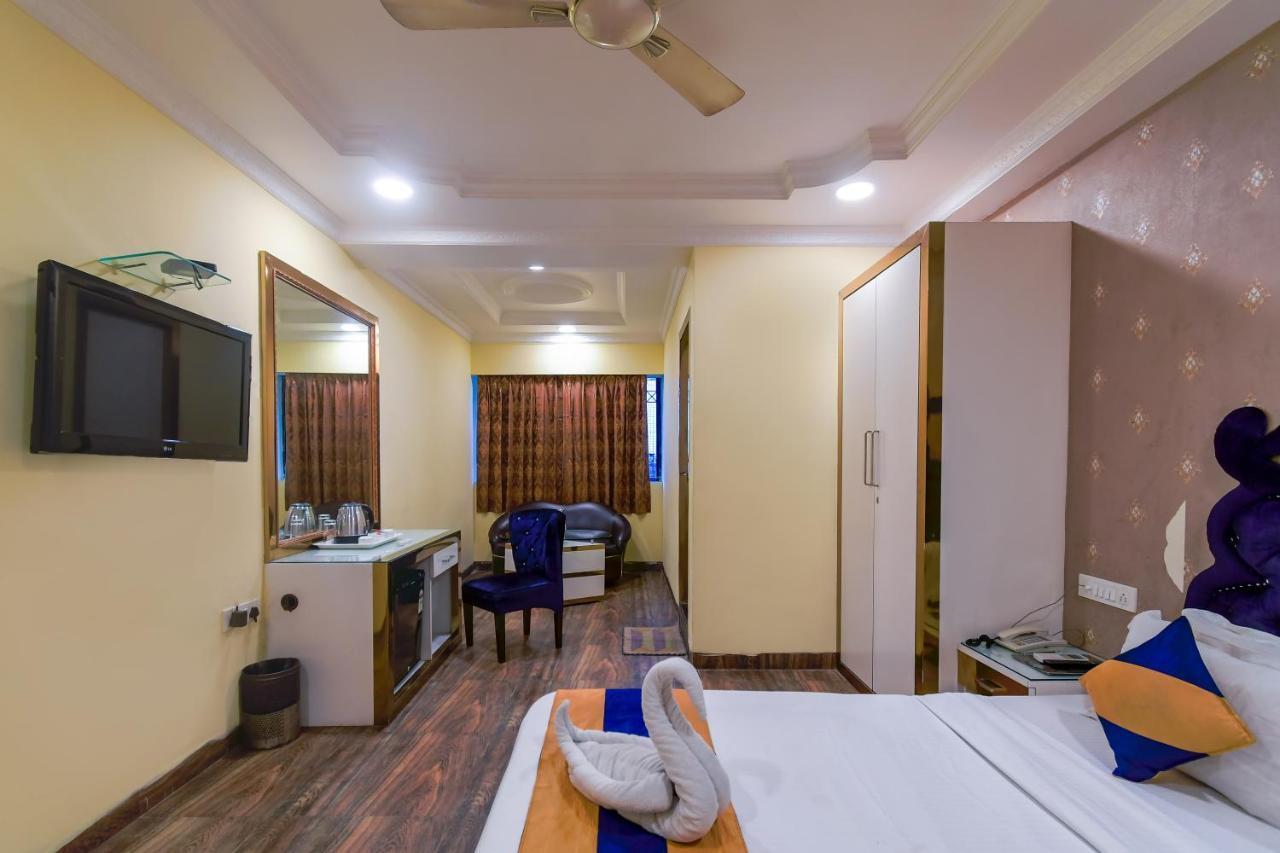 Hotel N S International Kalkuta Zewnętrze zdjęcie