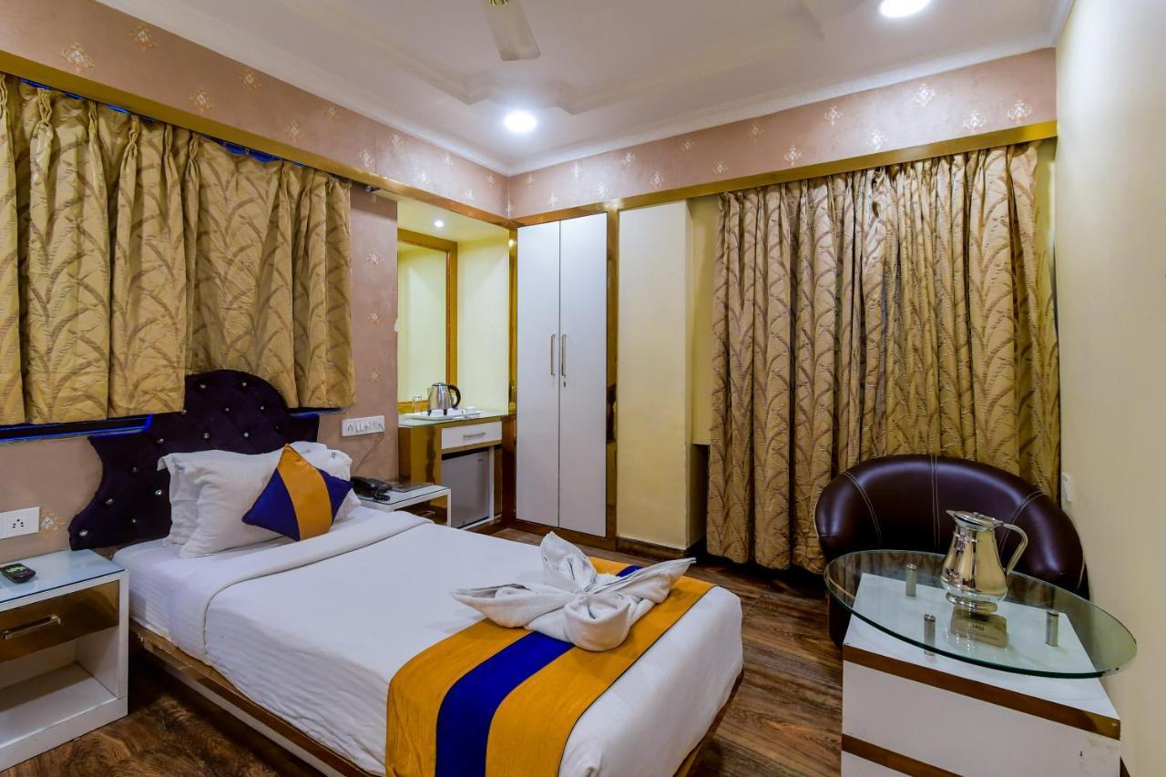 Hotel N S International Kalkuta Zewnętrze zdjęcie