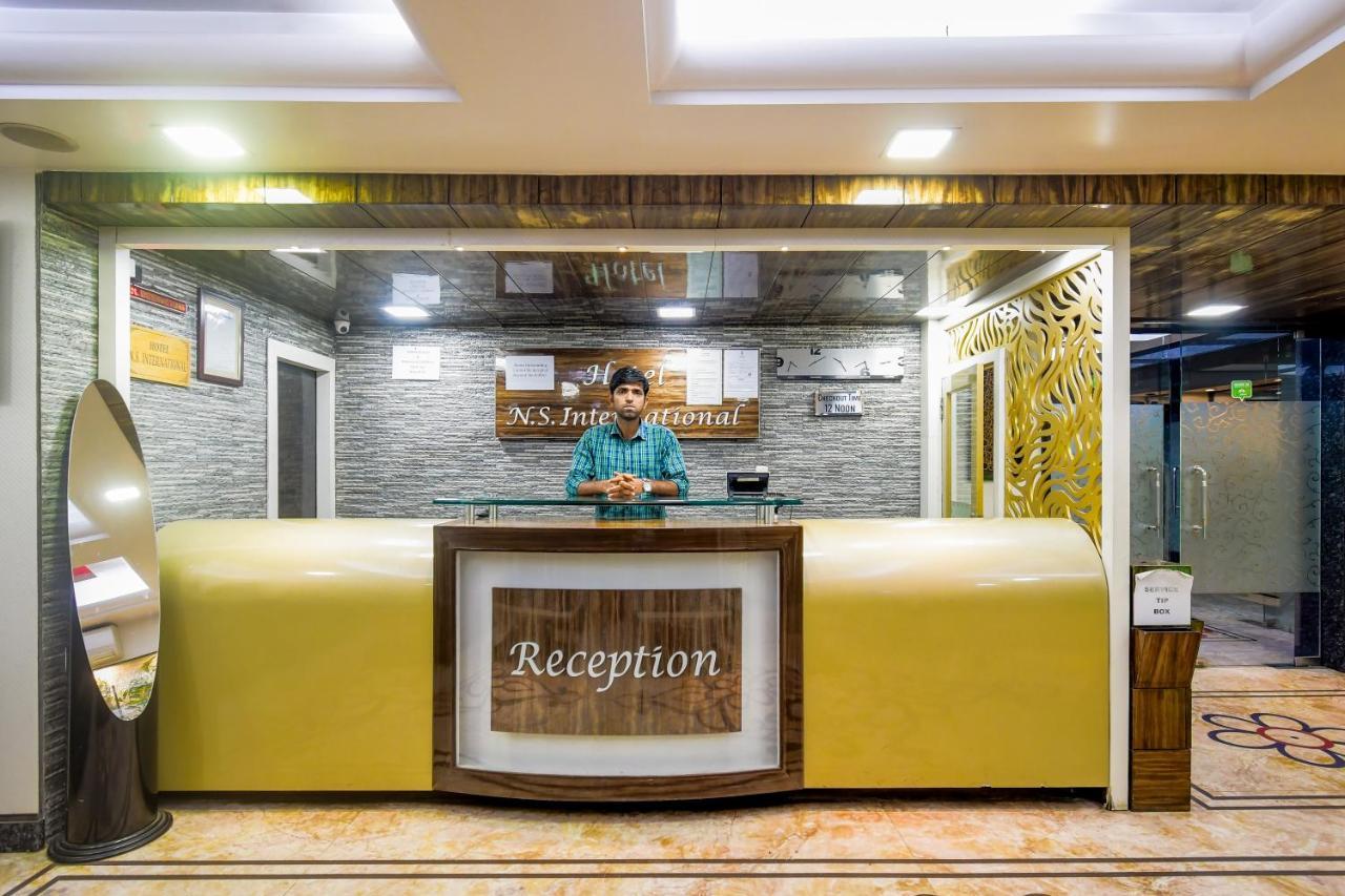 Hotel N S International Kalkuta Zewnętrze zdjęcie