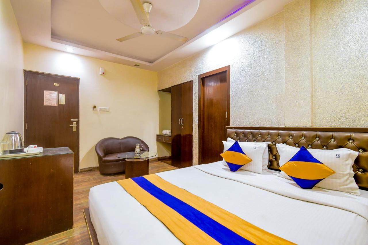 Hotel N S International Kalkuta Zewnętrze zdjęcie